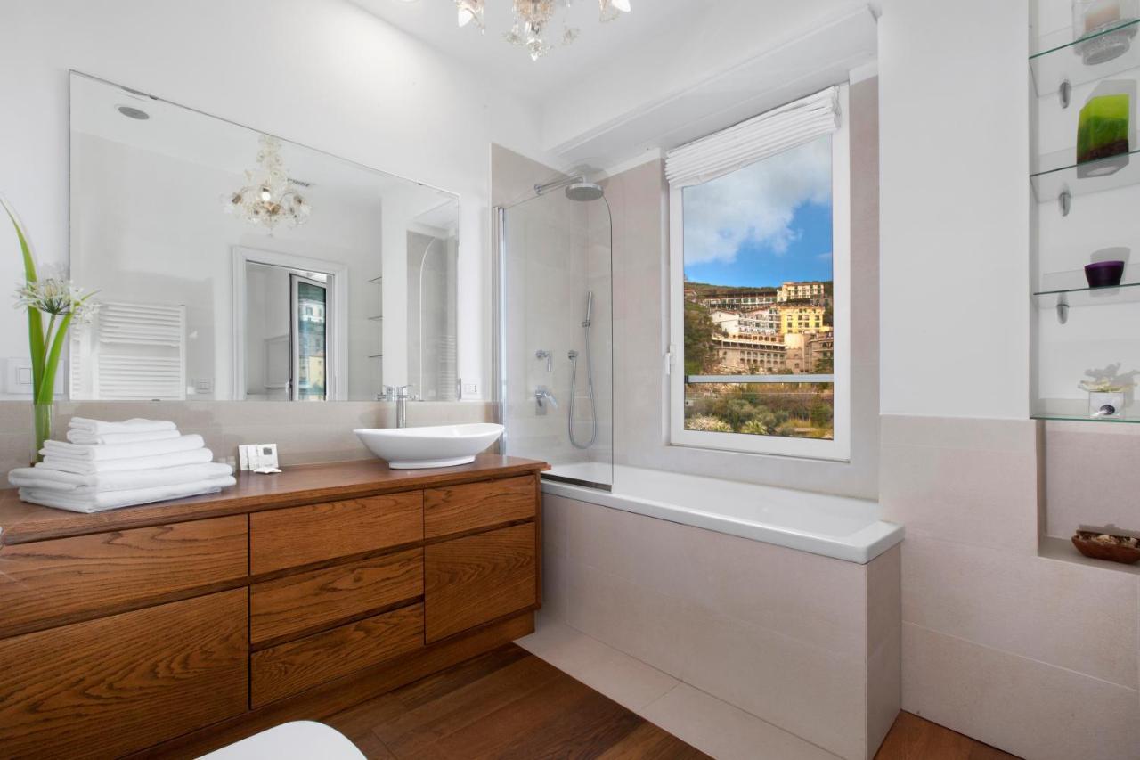 Sorrentovibes - Luxury Home Sea View & Jacuzzi In Sorrento Centre Eksteriør billede