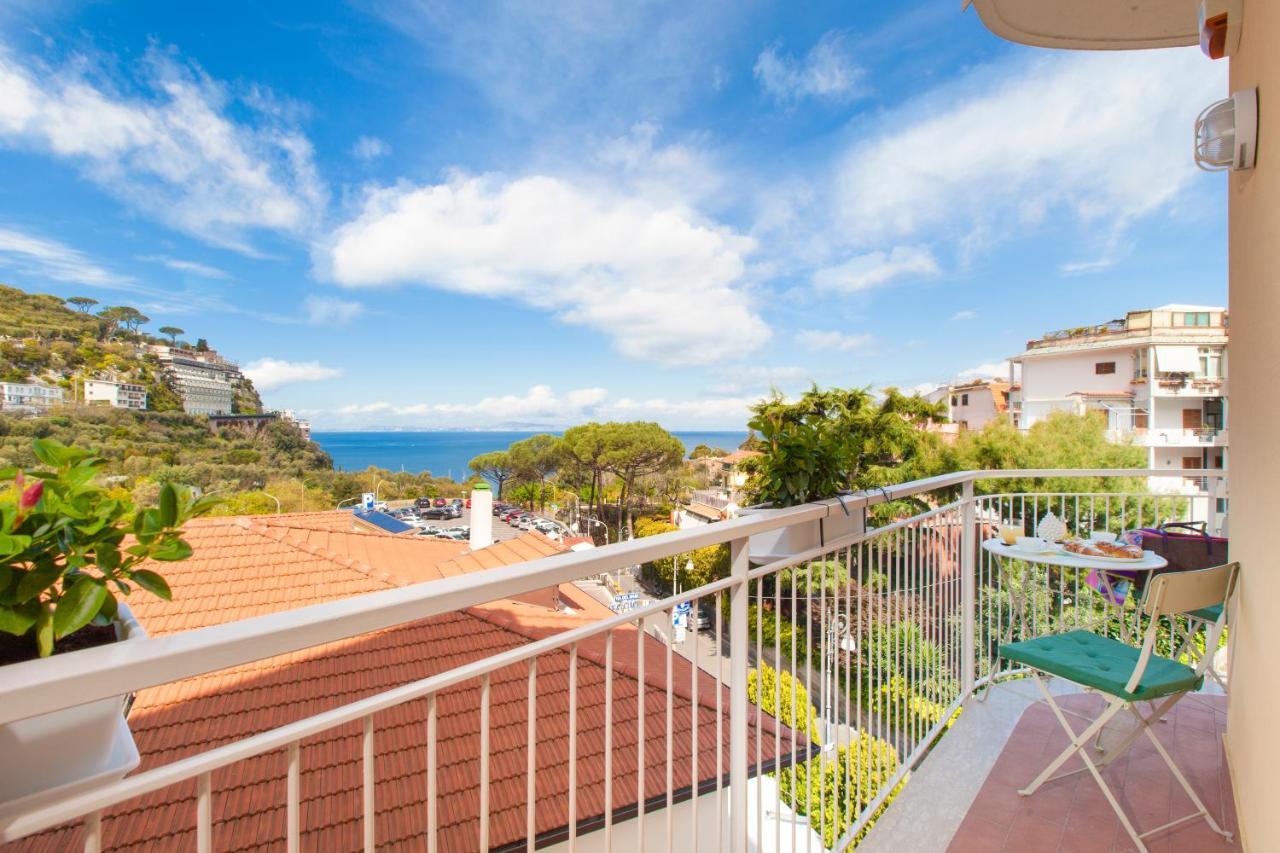 Sorrentovibes - Luxury Home Sea View & Jacuzzi In Sorrento Centre Eksteriør billede