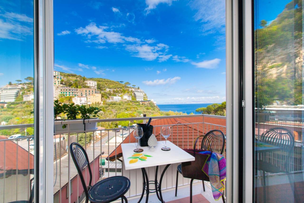Sorrentovibes - Luxury Home Sea View & Jacuzzi In Sorrento Centre Eksteriør billede